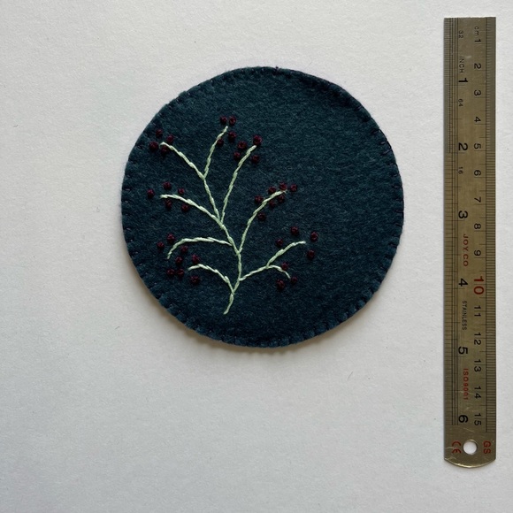 ‏Handcrafted felt coasters and embroidered.set of 4 - Picture 2 of 5